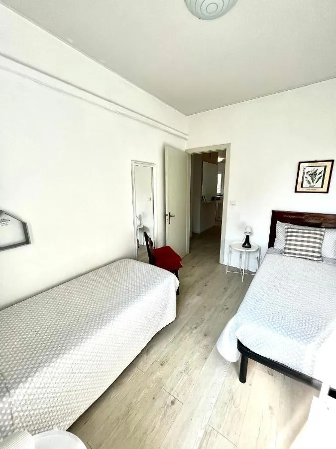 Your Familyapartment In Sirmione 0*,