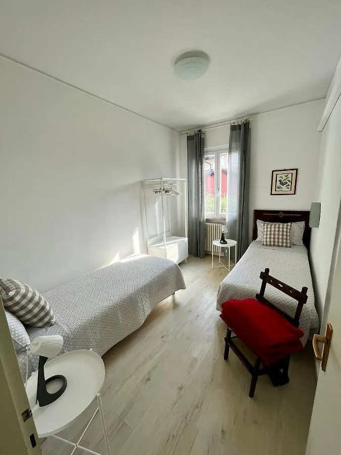 아파트 Your Familyapartment In Sirmione