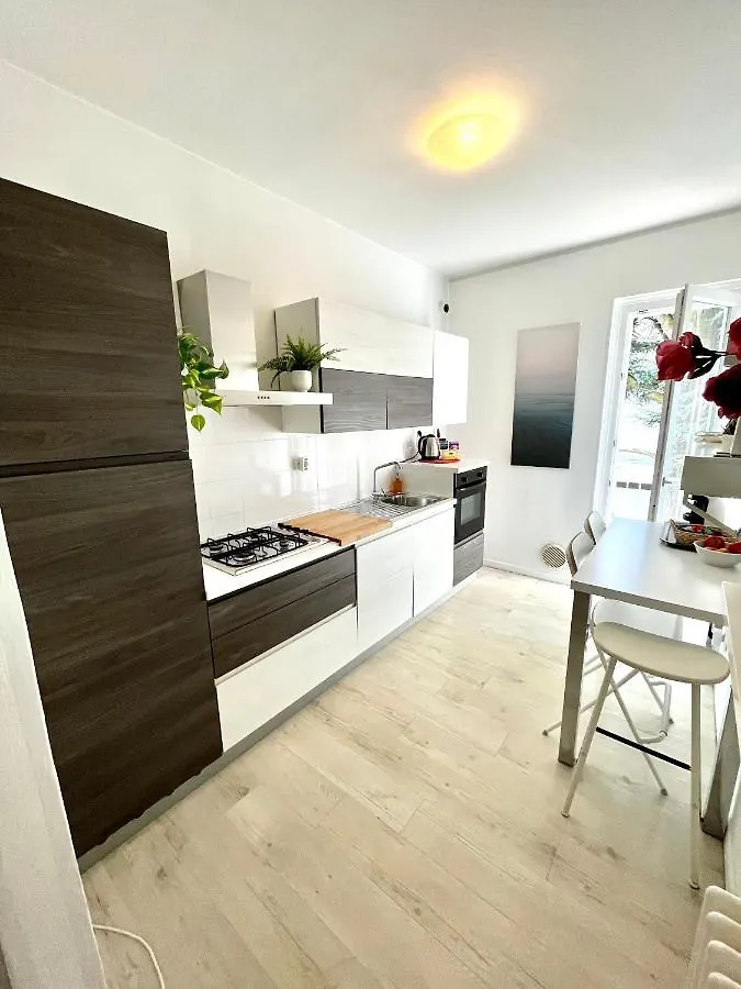 Your Familyapartment In Sirmione 아파트
