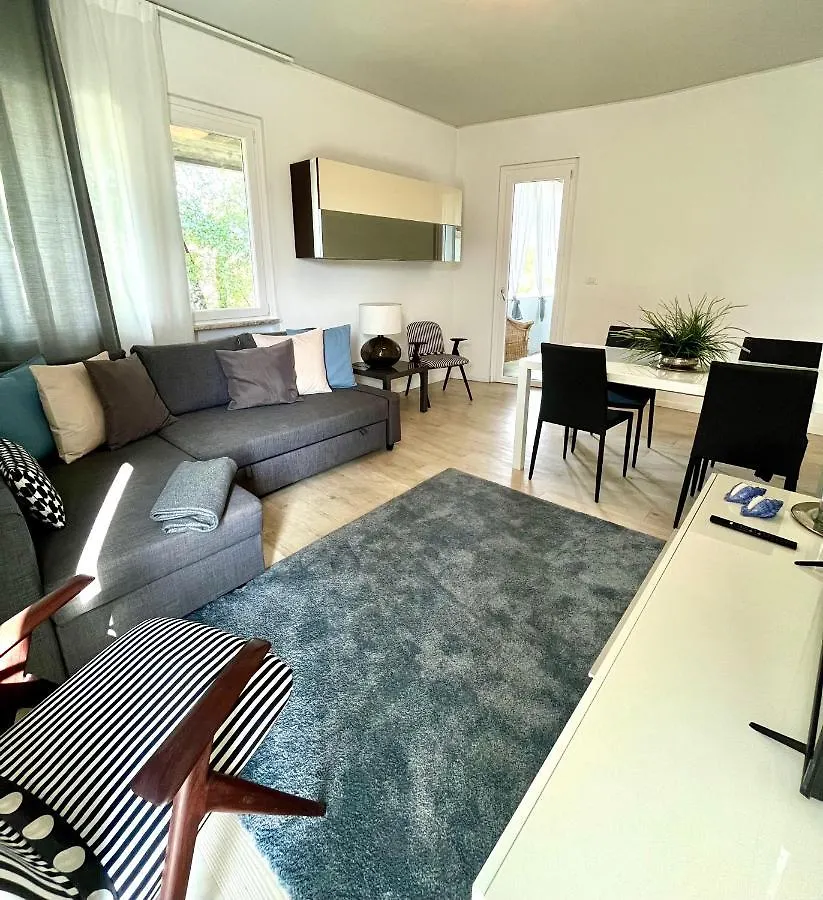 아파트 Your Familyapartment In Sirmione