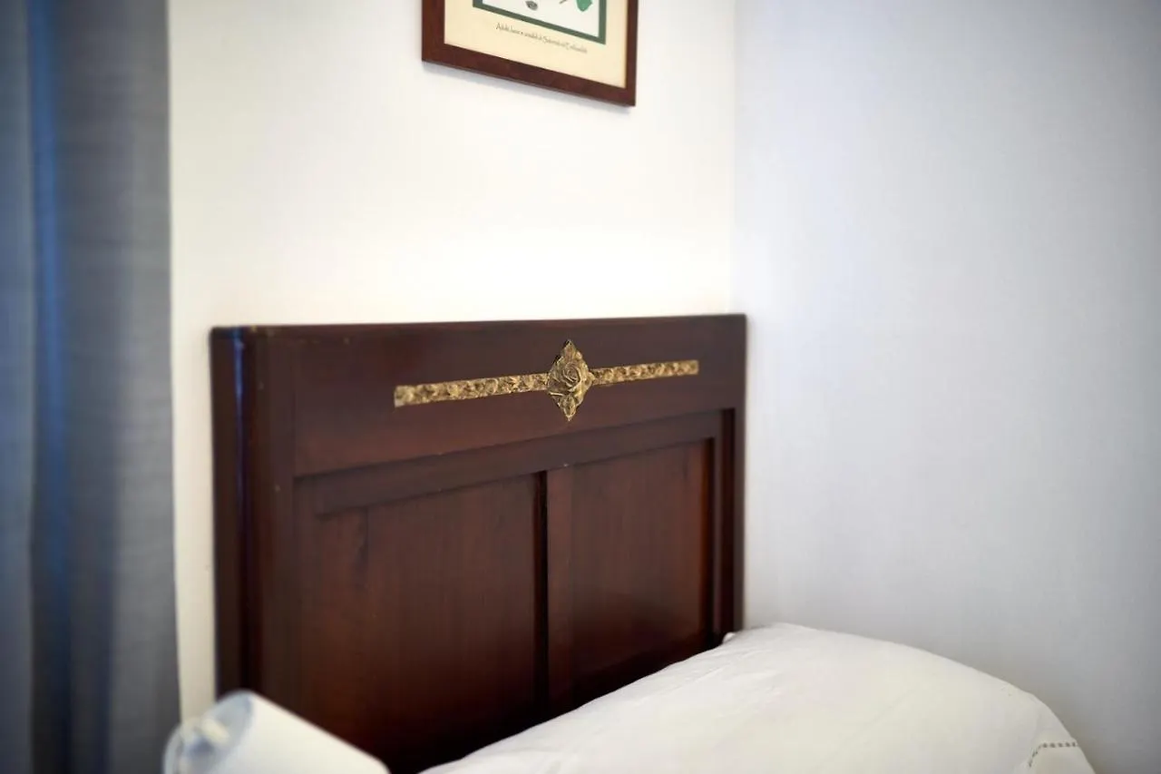 Your Familyapartment In Sirmione